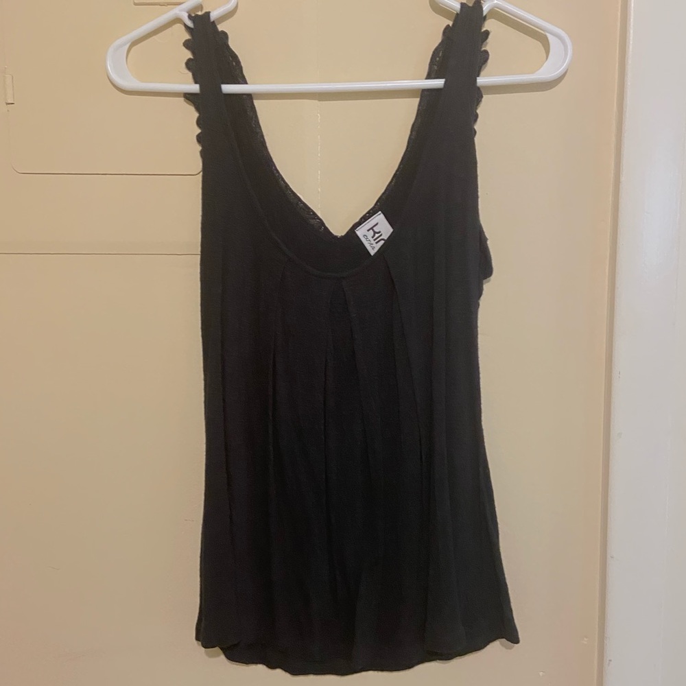 Kirra Black Tank W/ Raised Details on the back